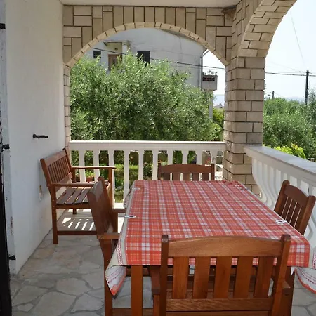 Ana Apartman *