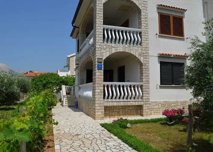 Ana Apartmán *